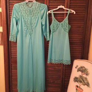 Vintage Chemise and Robe Set~REDUCED~